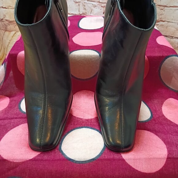 Madeline Black Leather Ankle Boots Size 7M - Picture 4 of 10